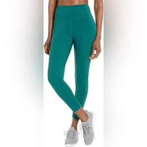 Girlfriend collective Float 7/8 Leggings Medium